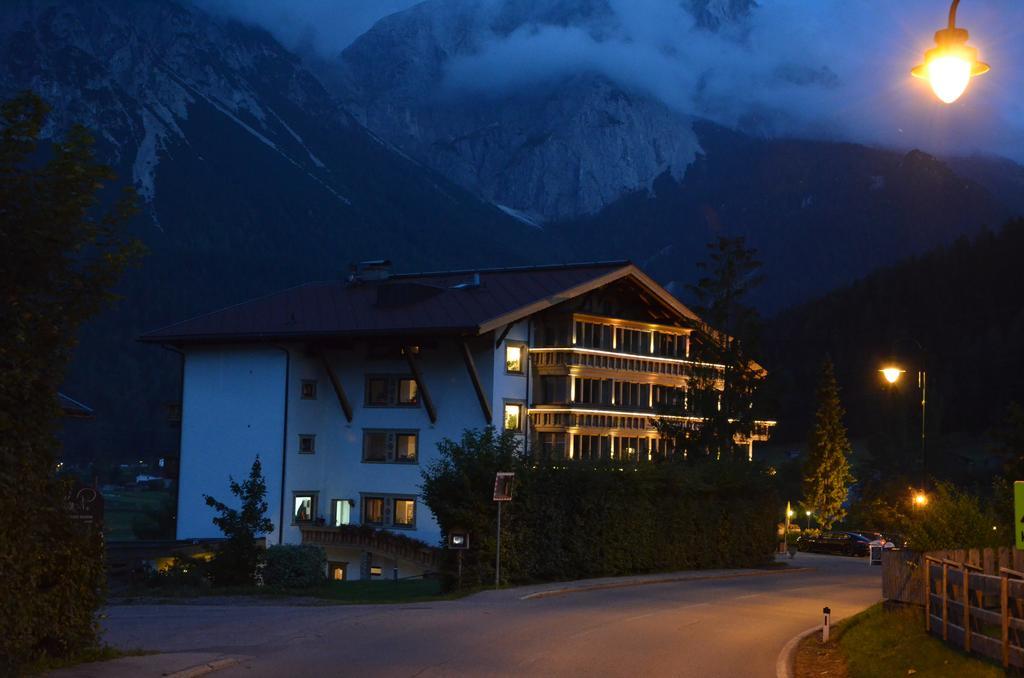 Sporthotel Zugspitze Lermoos Eksteriør bilde