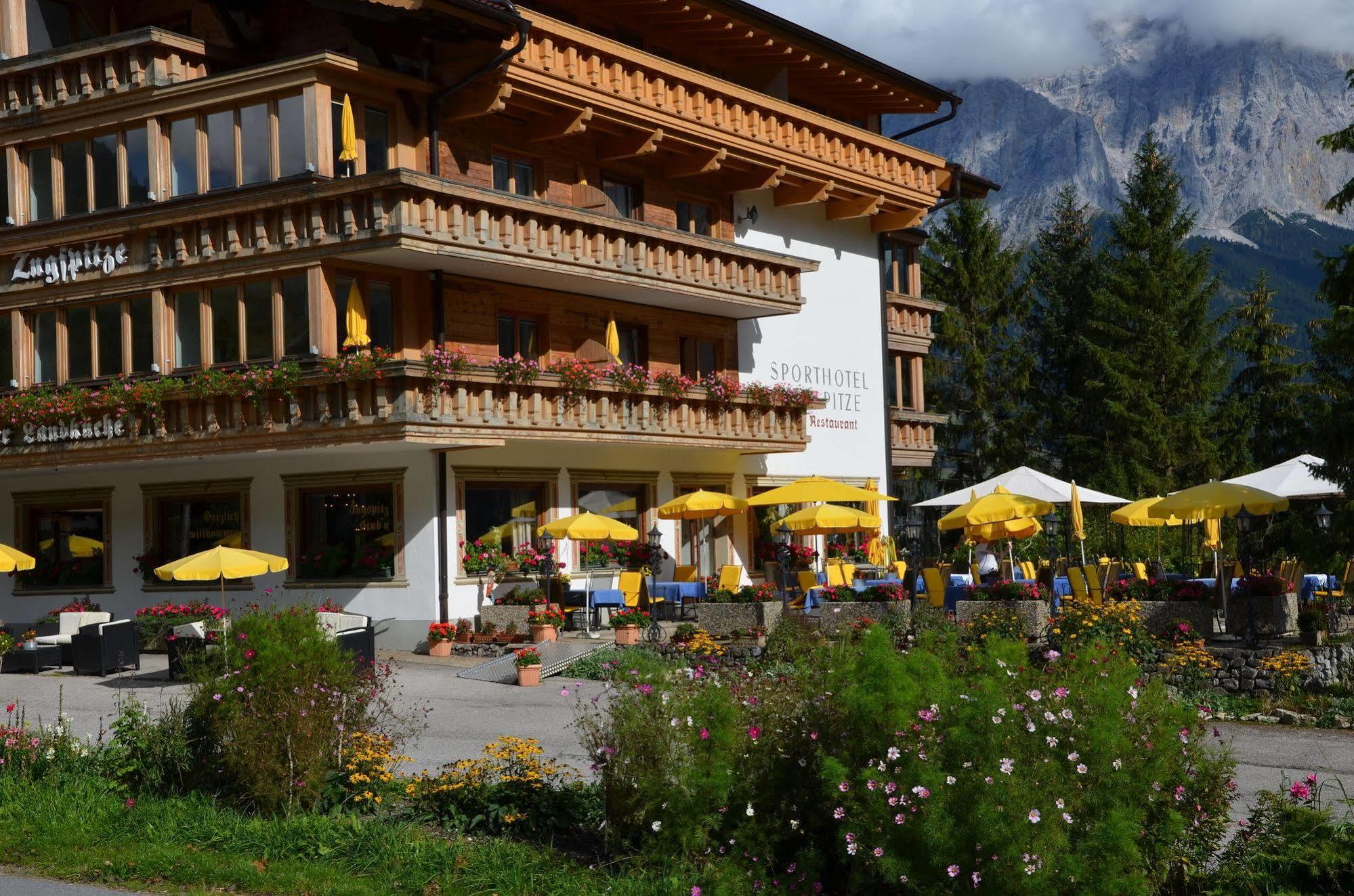 Sporthotel Zugspitze Lermoos Eksteriør bilde