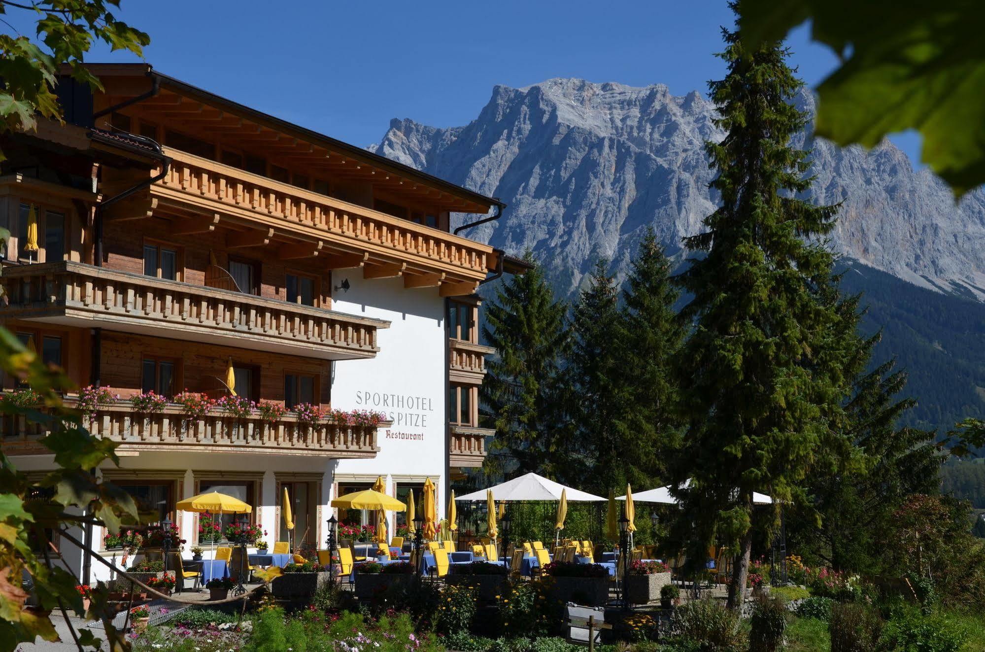 Sporthotel Zugspitze Lermoos Eksteriør bilde