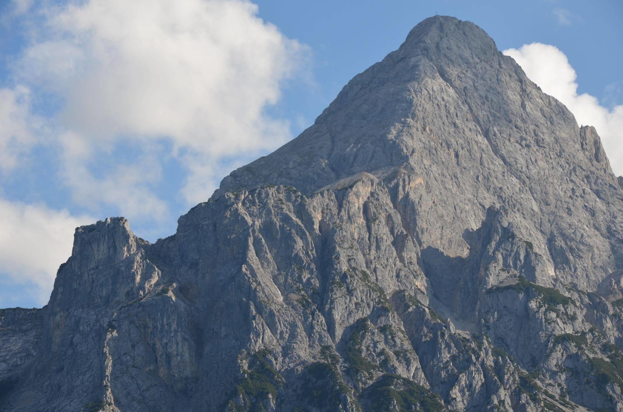 Sporthotel Zugspitze Lermoos Eksteriør bilde