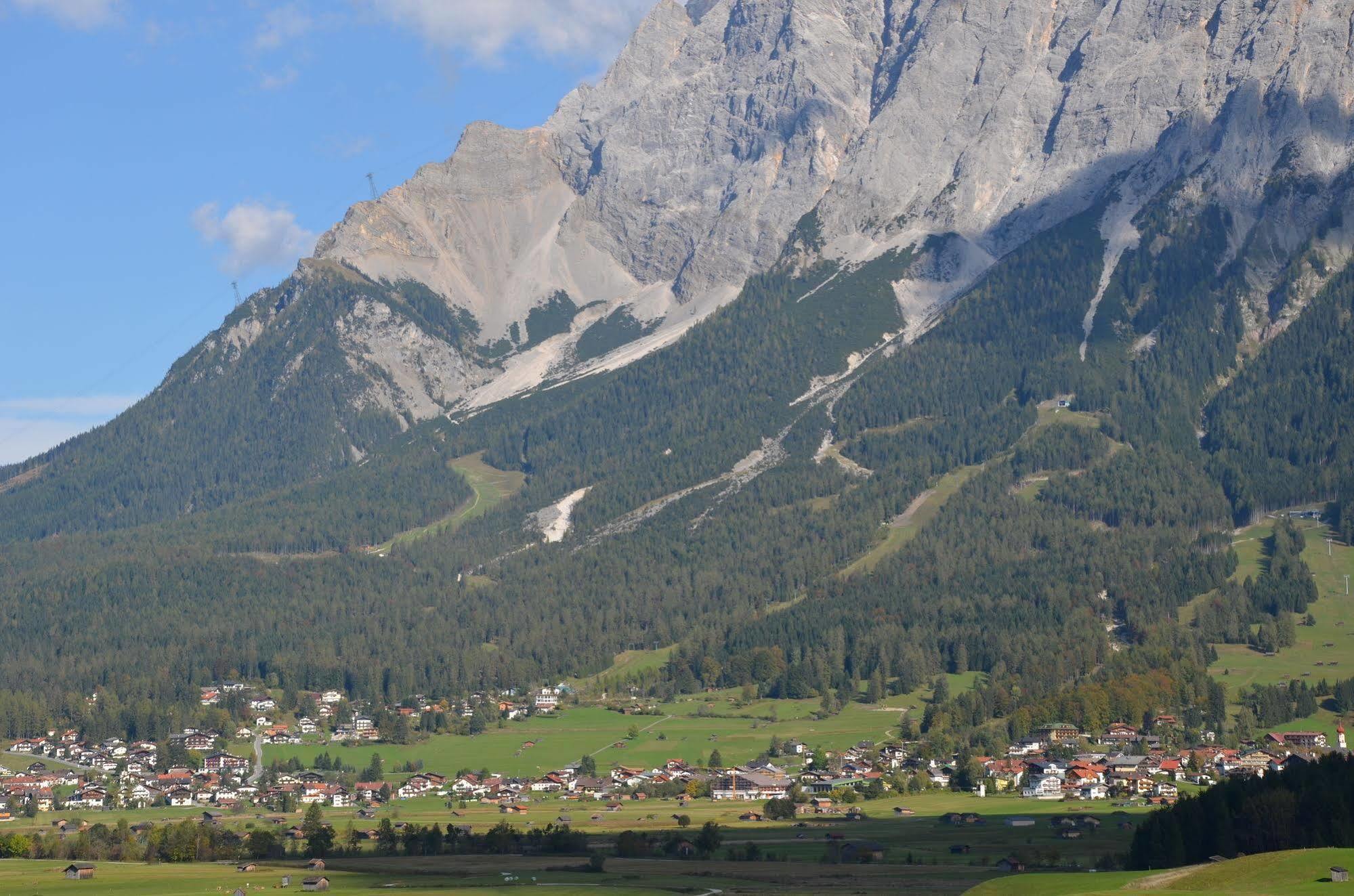 Sporthotel Zugspitze Lermoos Eksteriør bilde