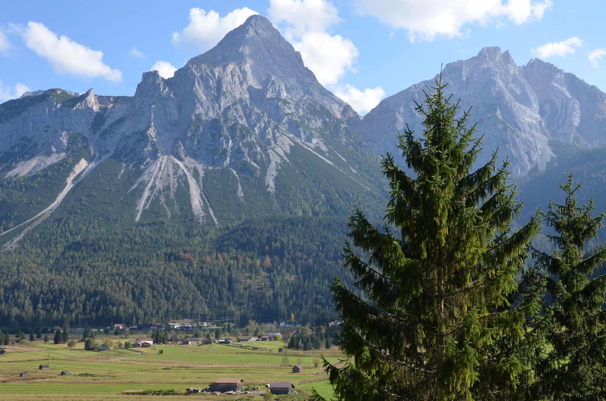 Sporthotel Zugspitze Lermoos Eksteriør bilde